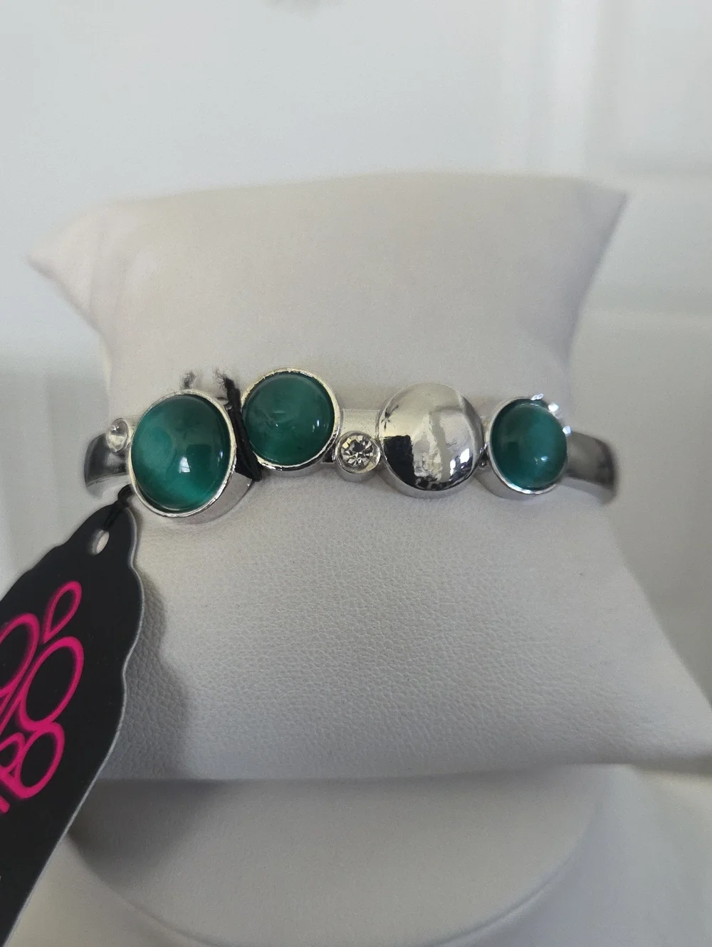 Paparazzi Elegant Escapade Green Bracelet NWT